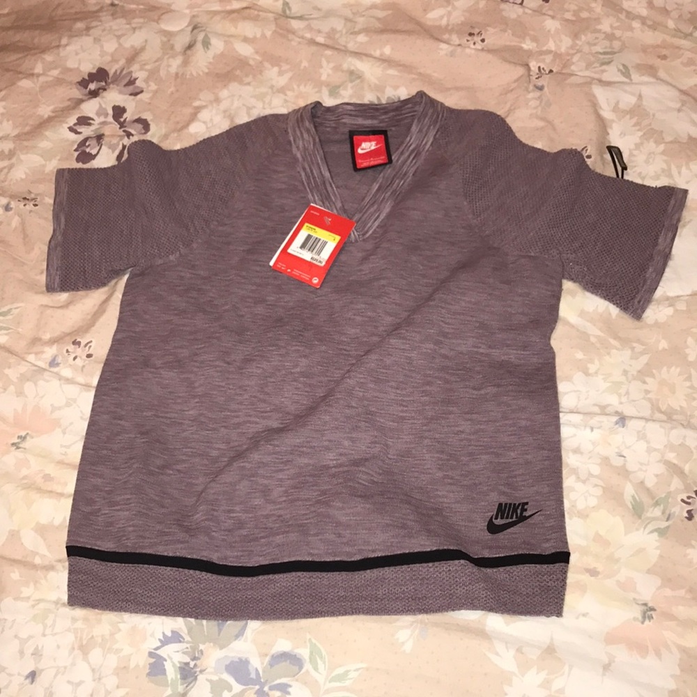 Women's NIKE activewear v-neck tee Sz Sm